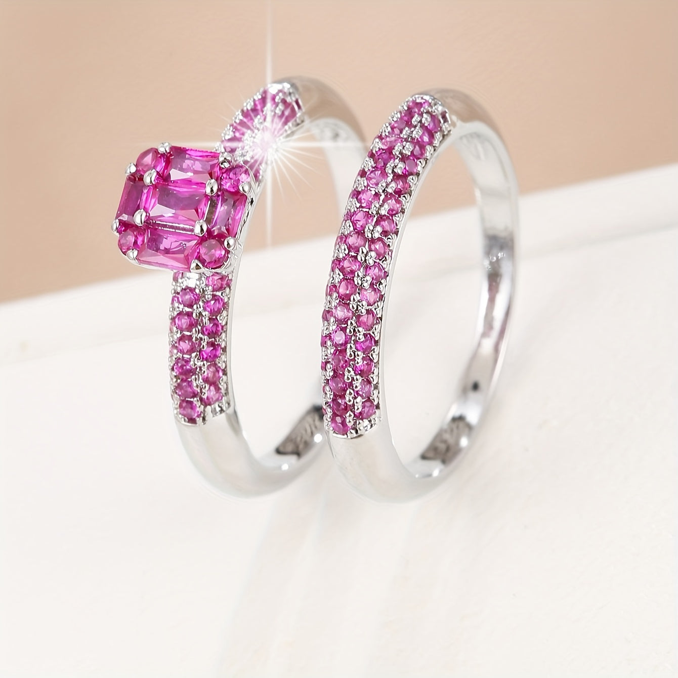 Stable-ringe med funklende zirkonia