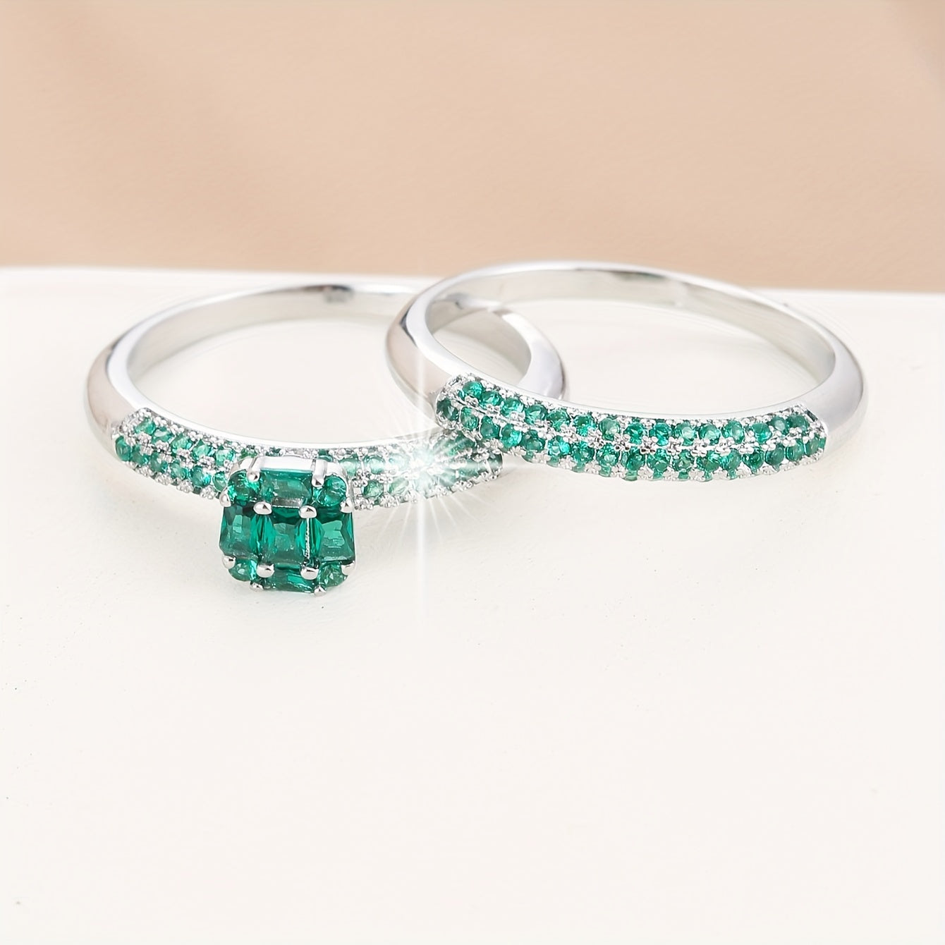 Stable-ringe med funklende zirkonia